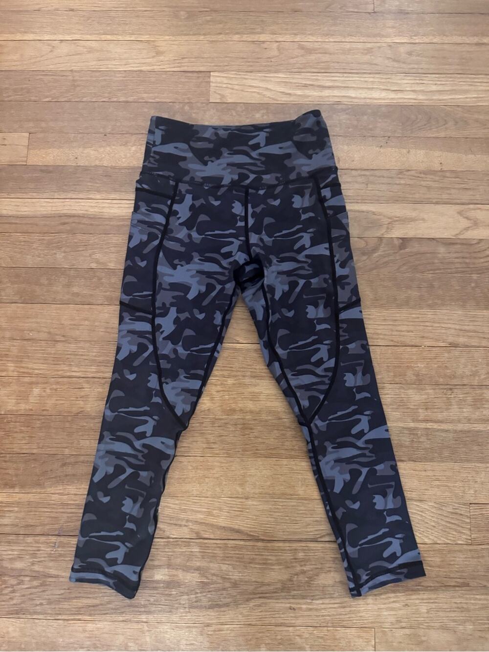 Zyia Active women's black gray cropped leggings size XS
b84